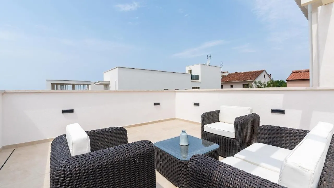 Villa Rafaelle Tar-Vabriga 0*,  Croatia