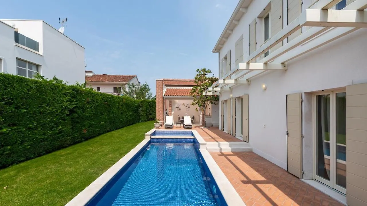 Guest house Villa Rafaelle Tar-Vabriga Croatia