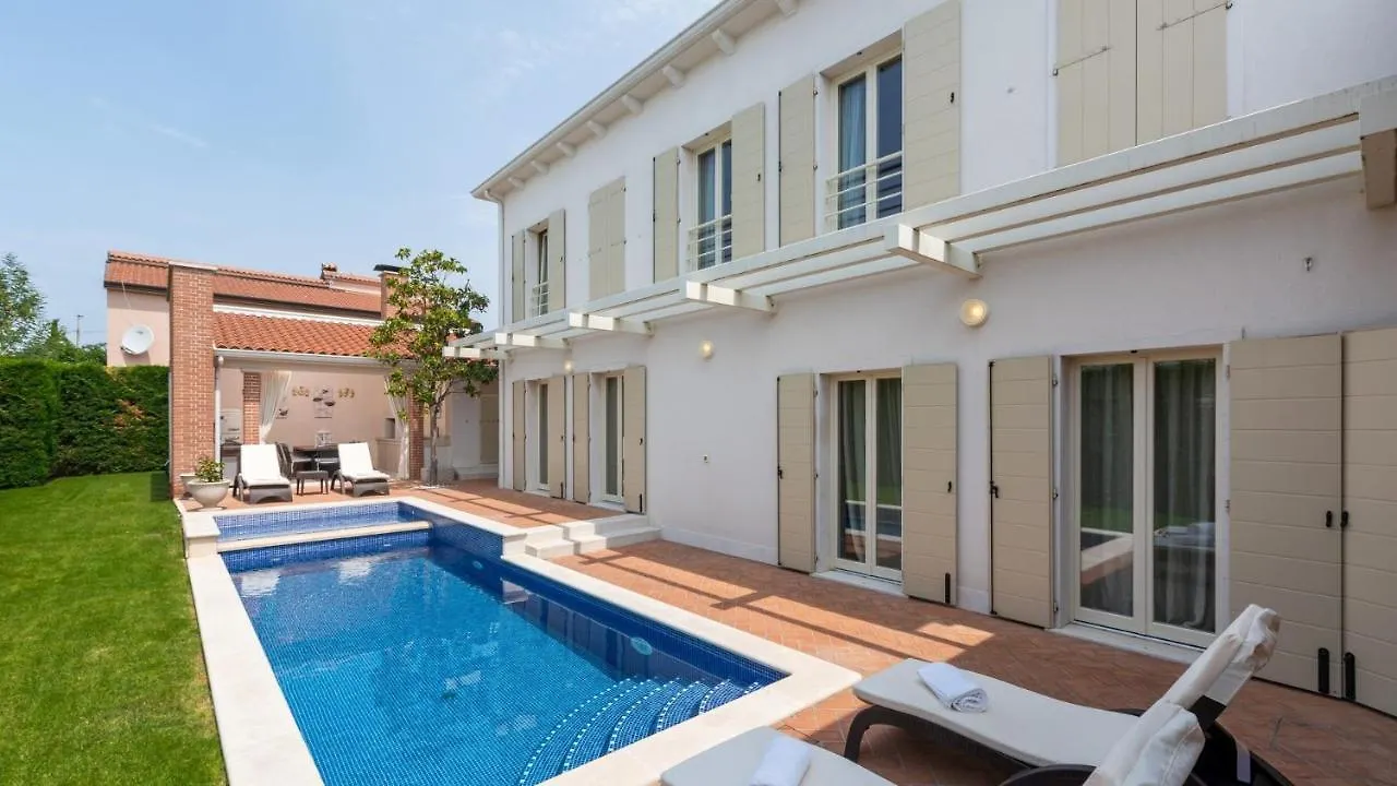 Guest house Villa Rafaelle Tar-Vabriga Croatia
